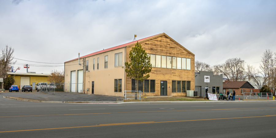 DCG’s Travis Hansen, CCIM executes lease at 760 Glendale Ave in Sparks, NV